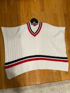 Acrobat Women’s White Sweater Poncho Size M